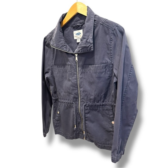 Old Navy Blue Jean Jacket with Collared Neckline and Relaxed Fit - Picture 2 of 8